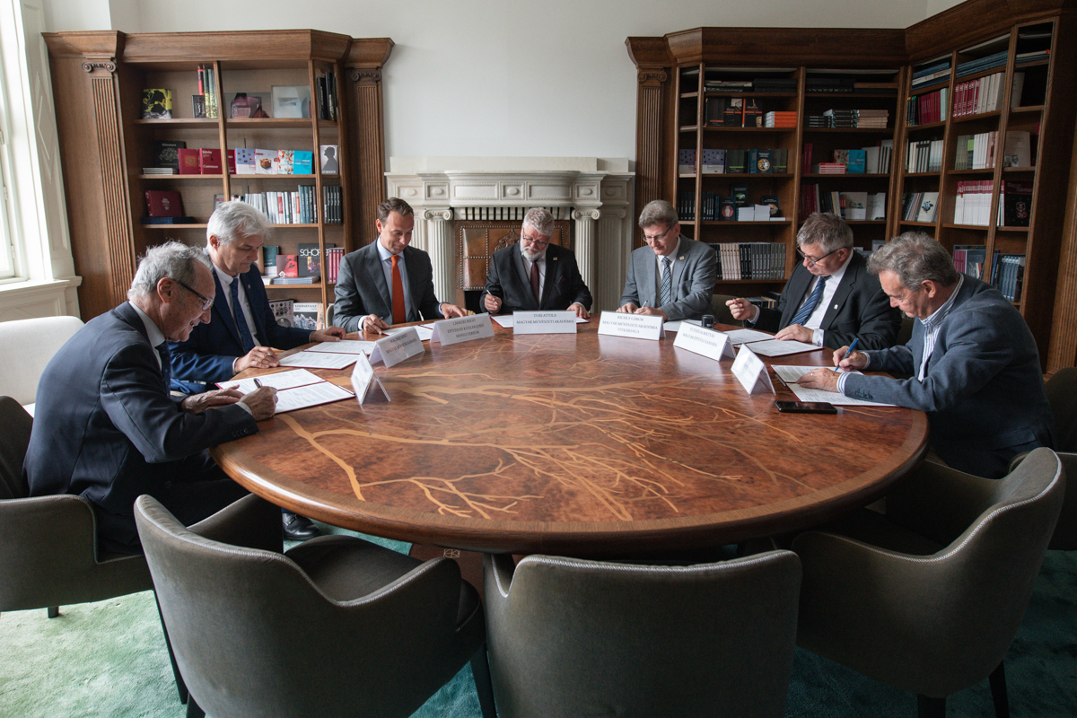 Köztestületek Háza