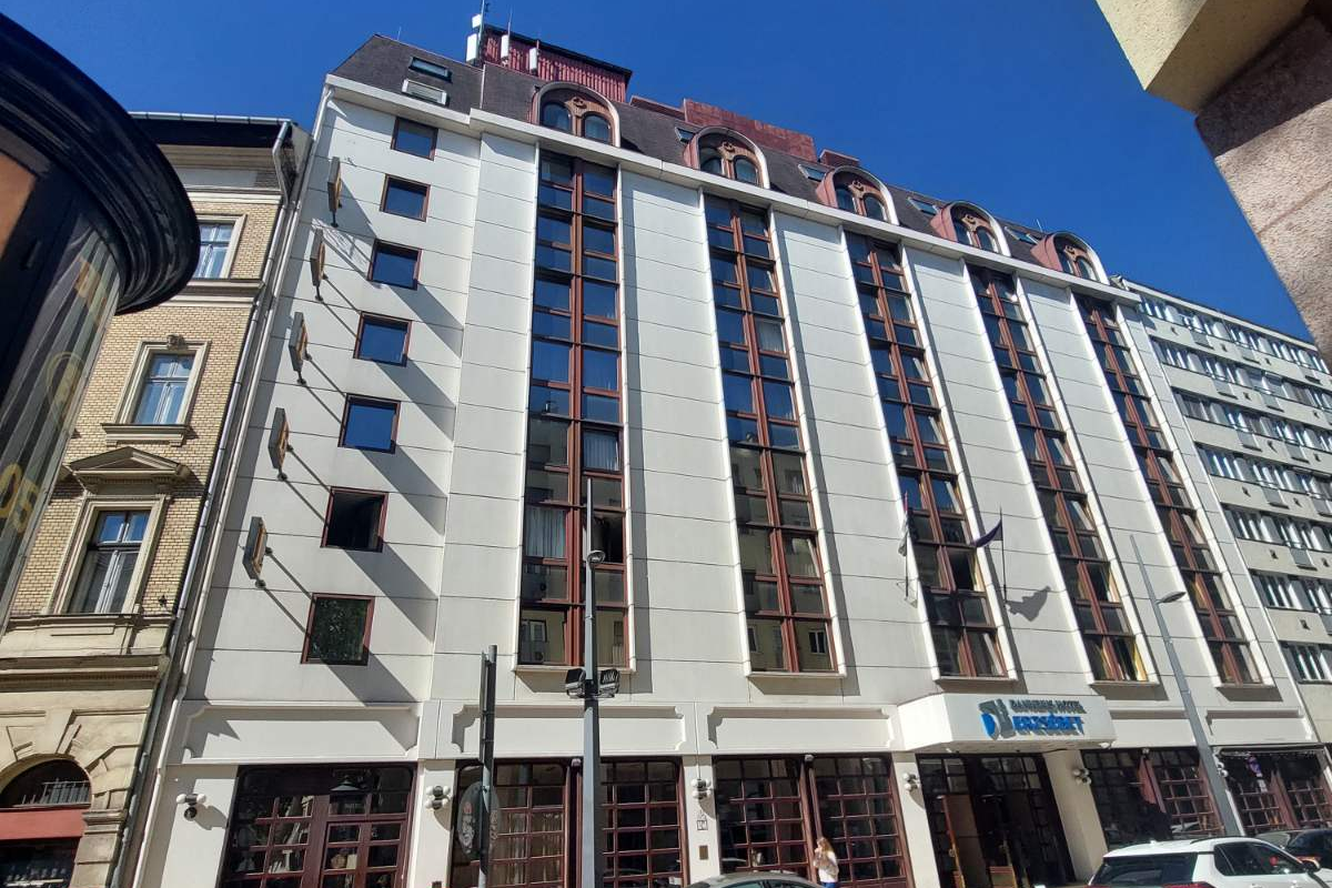 1053 Budapest, Károlyi utca 13-15.